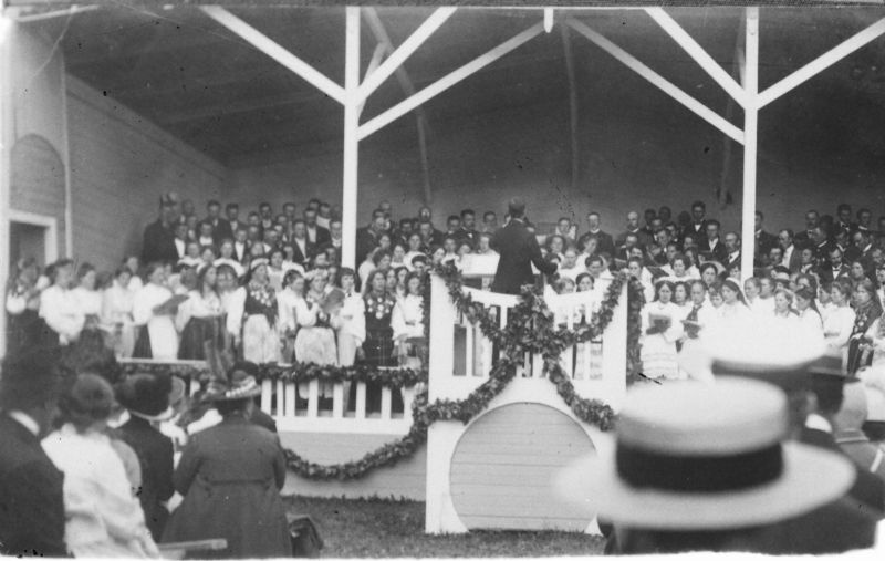 Negatiiv. Läänemaa II laulupidu 22.-23.juunil 1913.aastal Haapsalu lossipargis.
Kopeerija: M. Arro, 1967.