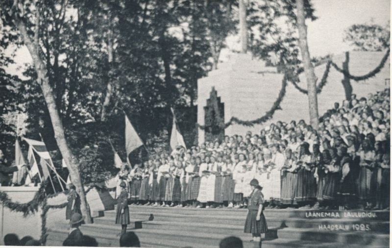 Foto. III Läänemaa laulupidu Lossipargis 1925.a.