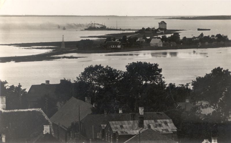 Foto. Vaade Holmile ja Uussadamale. Foto J. Grünthal.