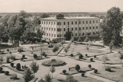 Fotopostkaart Võru rajoon Komsomoli väljak, H.Uusi foto  1961.  similar photo