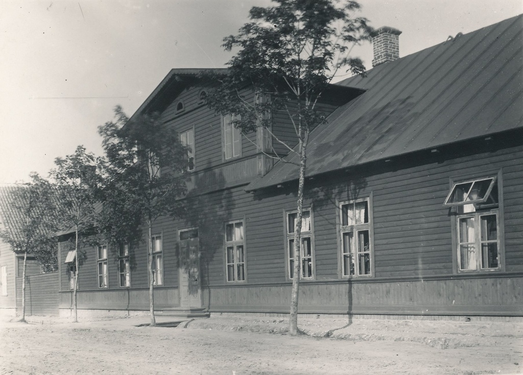 Foto. Võru.  Hoone järve ääres (Rimmi) Liiva 27,G.Redi pärijate maja ,natsionaliseeriti 1941.a juunis , 1930.aastatel.