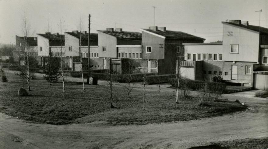 Uus-Peetrimõisa eramupiirkond Viljandis, vaade piki tänavat. Arhitektid Allan Murdmaa, Ülo Stöör, Ain Õun