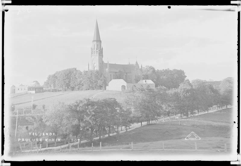 fotonegatiiv, Viljandi, Vaksali tee, Pauluse kirik, u 1924, foto J. Riet