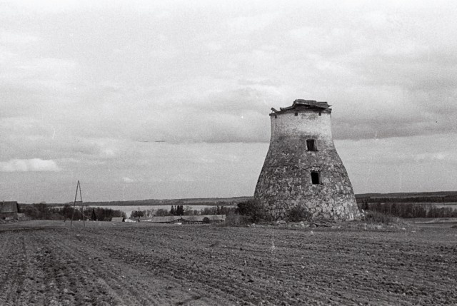 Kuremaa Manor windmill 1960