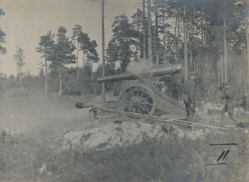 foto, 2. suurtükirügemendi õppused 152 mm Vene kindlusesuurtükist M1877.