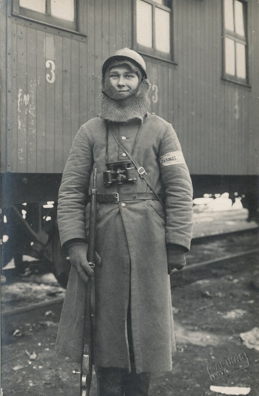 1. soomusrongi sõdur.