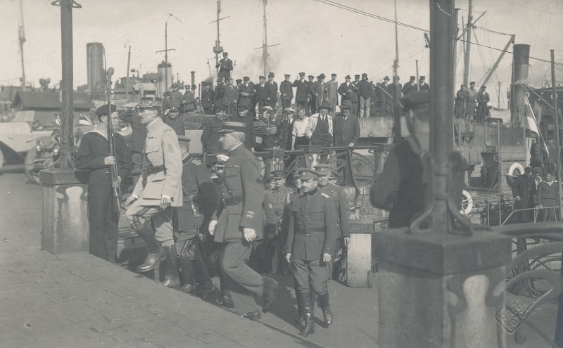 Prantsuse kindrali Etievant`i saabumine Tallinna.