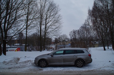 Karlova: Päeva t 1a ja aed. Aiaväraval silt: Wilberg, tohter. Tartu, 1925-1935 (?). rephoto