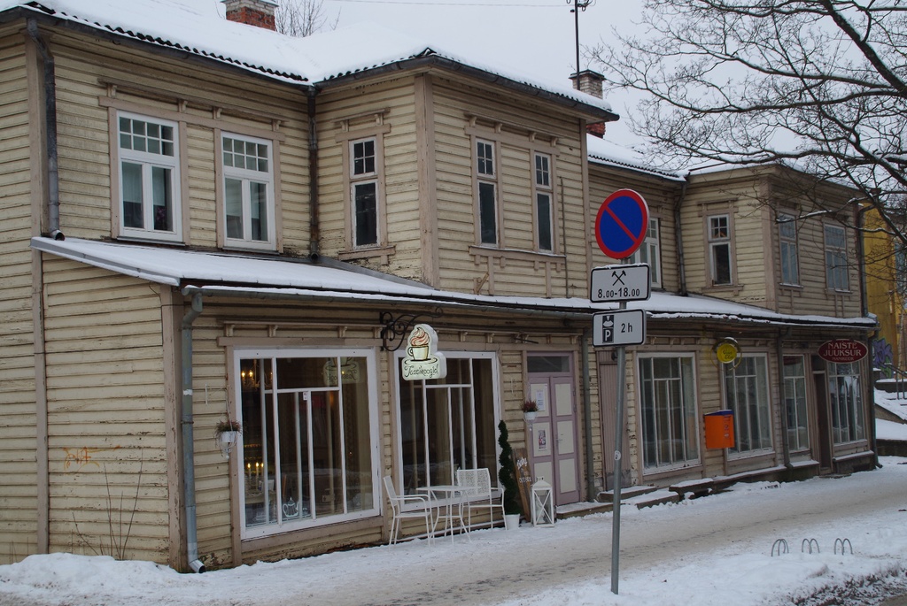 Communication station, hairdresser. Star Street 21. rephoto