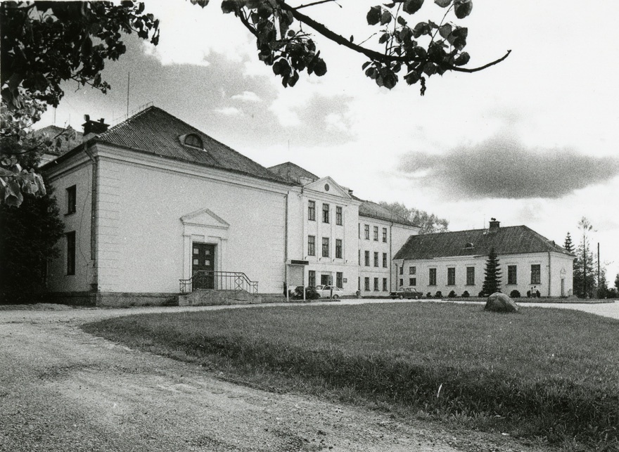 Main building of Väimela Manor, view in the 1980s.