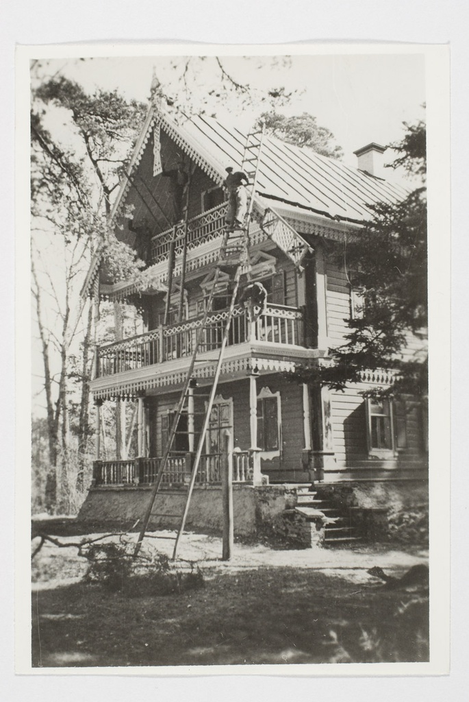 Ponomarjovi maja Keila jõe vasemal kaldal. Vaade metsa poolt. Pildistatud 20. sajandi 20. aastail.