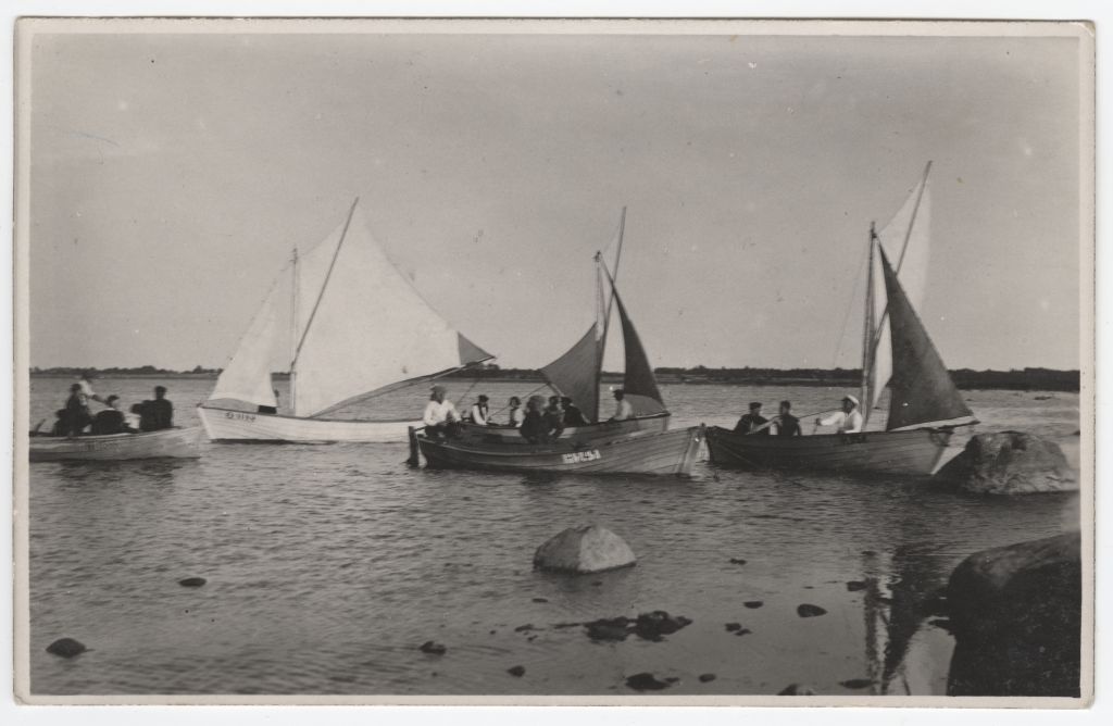 Kaluripaadid Lääne-Mõisaküla rannas