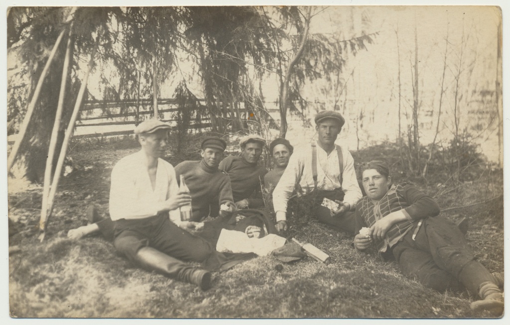 foto Kõpu khk, palgiparvetus, Kõpu jõgi, lõunatund, u 1925