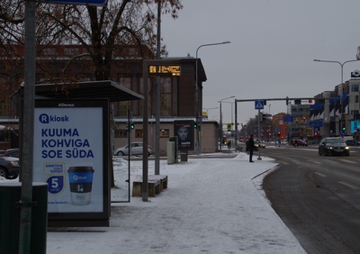 Tartu tuletõrje lendsalk manöövril veejugadega rephoto