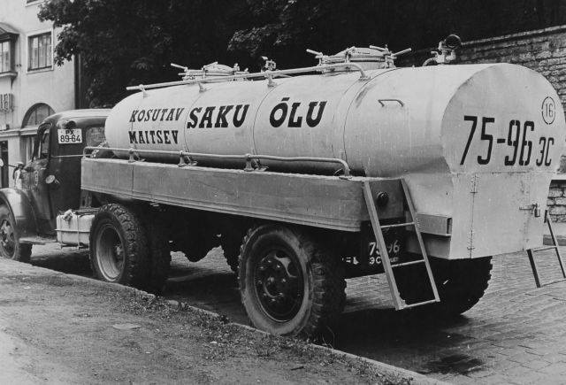 Saku's beer car Nunne 11 (Vaksali 11), in the 70s the restaurant "Three Kannu" started, or Vaksali's beer.