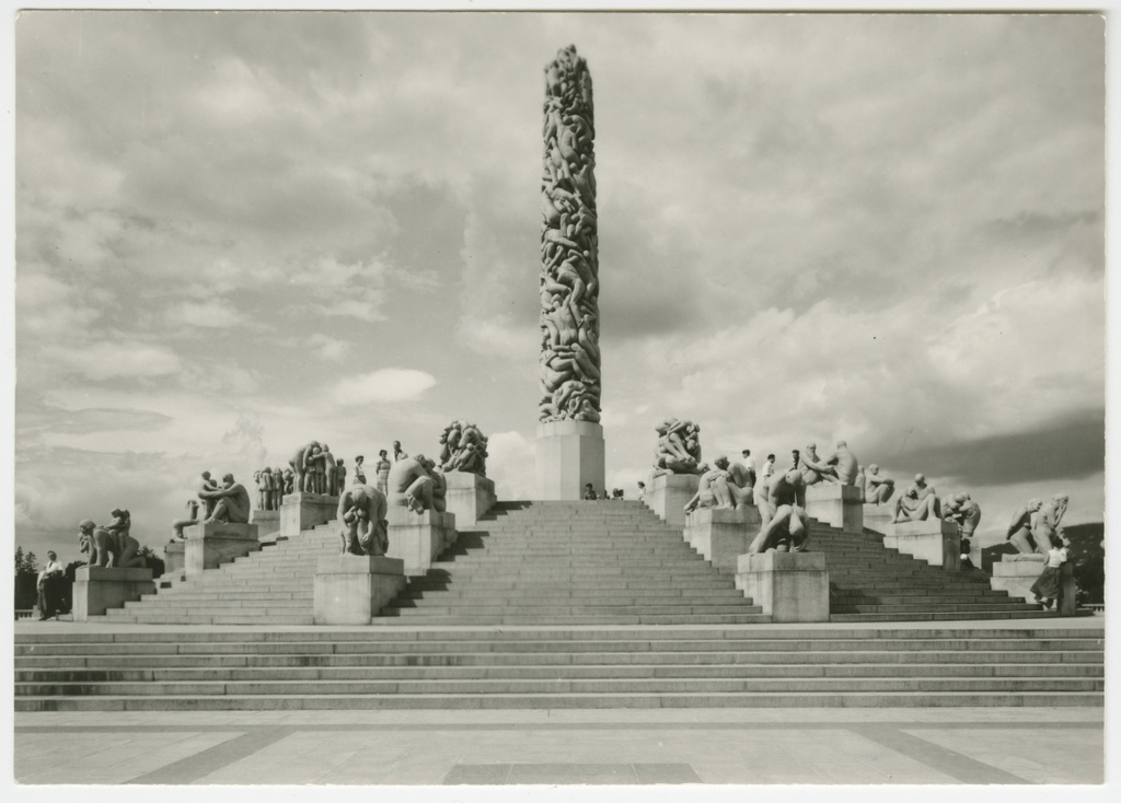 Norra. Oslo. Vigeland. Vaade Gustav Vigeland´i graniidist skulptuuridele