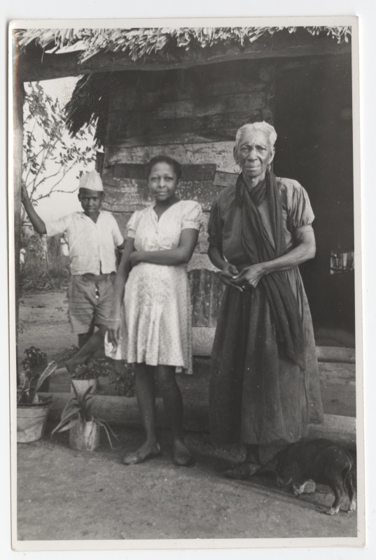 Ema tütre ja pojaga Kuuba saarel St. Lucias