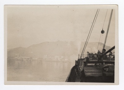 Aurulaev "Olev" Santa Lucia (Prantsusmaa) reidil ankrut hiivamas  duplicate photo