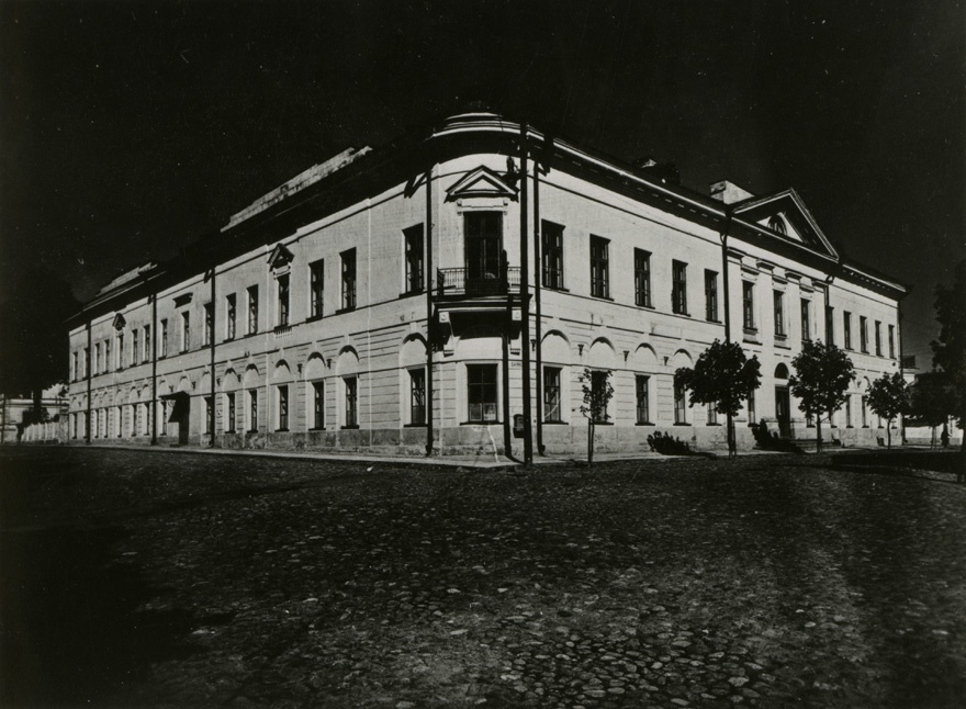 Koolihoone Narvas, vaade