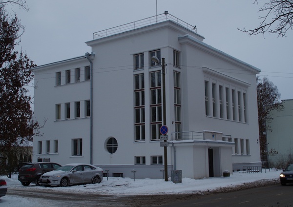 Kujutava Kunsti kool (Heidemanni 16; hiljem Kuperjanovi 16), endine korporatsiooni Ugala maja. Tartu, 1957. rephoto