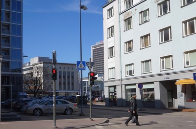 Tallinn, Kesklinn, Tartu maantee  ja Maneeži tn nurk. rephoto