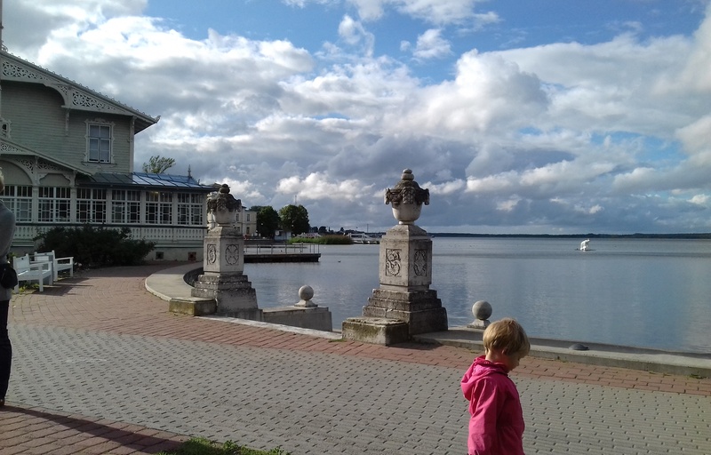 Postcard. Caldatrepisttik on the promenade. rephoto