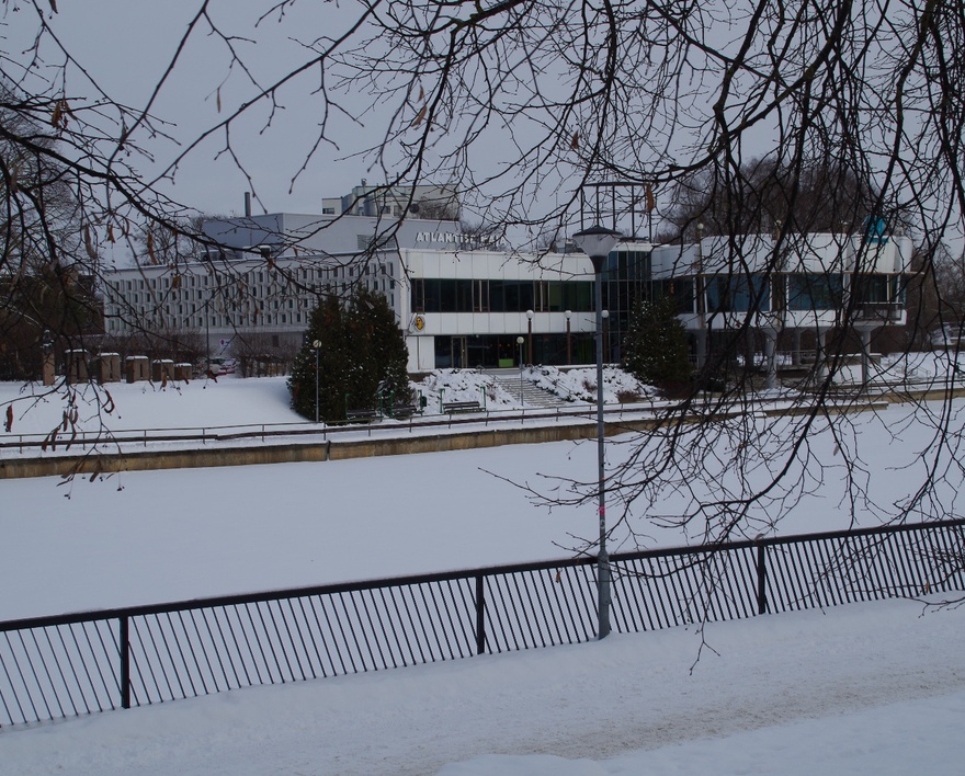 Restaurant-eating "Kaunas" in Tartu, view of the building across the river. Architect Voldemar Herkel rephoto