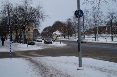 Linnaliinibuss Tartus Nõukogude väljakul rephoto