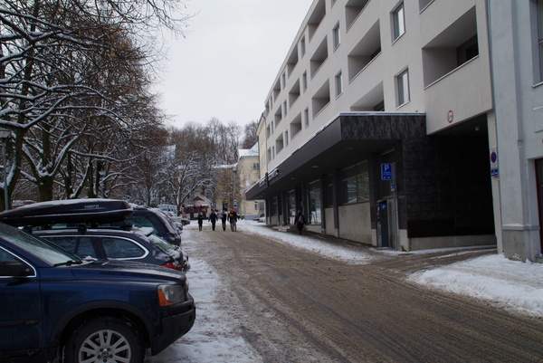 Kooperatiivelamu Poe 9 (arh. R.- L. Kivi). Remont Poe tänaval. Tartu, 1980. rephoto