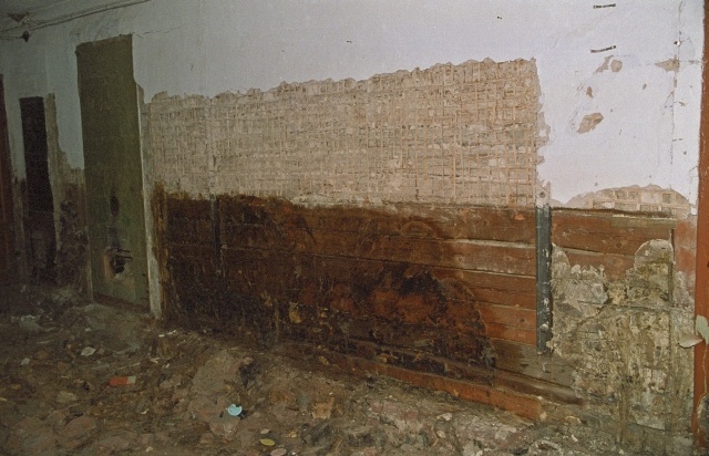 Nõo kool, koolimaja sein