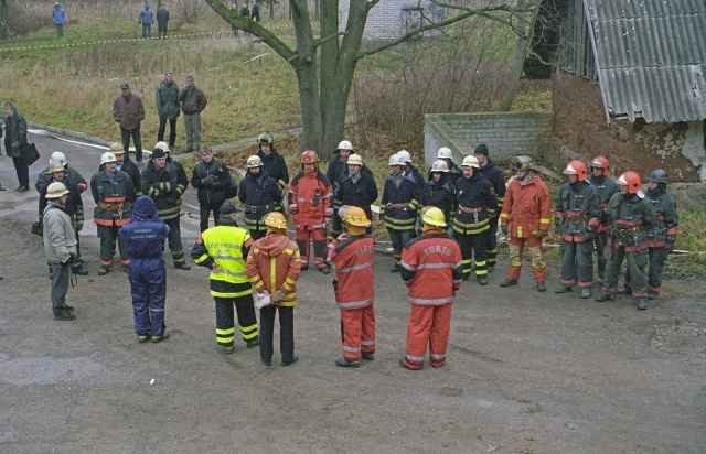 Nõo kool, tuletõrjujad tegevuskava läbi arutamas