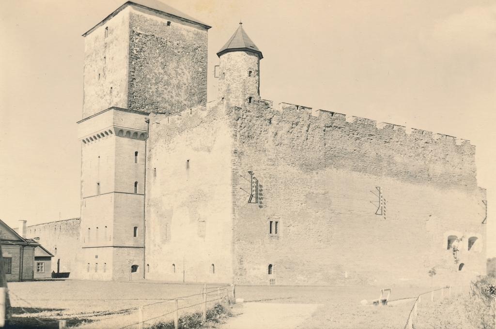 Narva, Hermanni kindlus