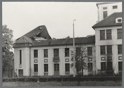 Tartu Vanemuise väike maja pärast tulekahju  similar photo