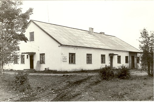 foto, maja (laohoone) Paides Pärnuväljal 1983.a.