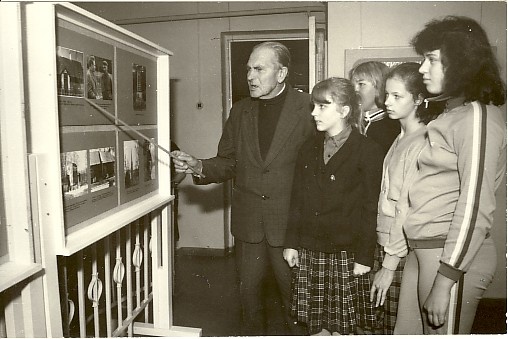 foto, ekskursioon Paide koduloomuuseumis 1988.a.