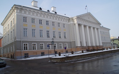 Tartu : University = Dorpat : University rephoto