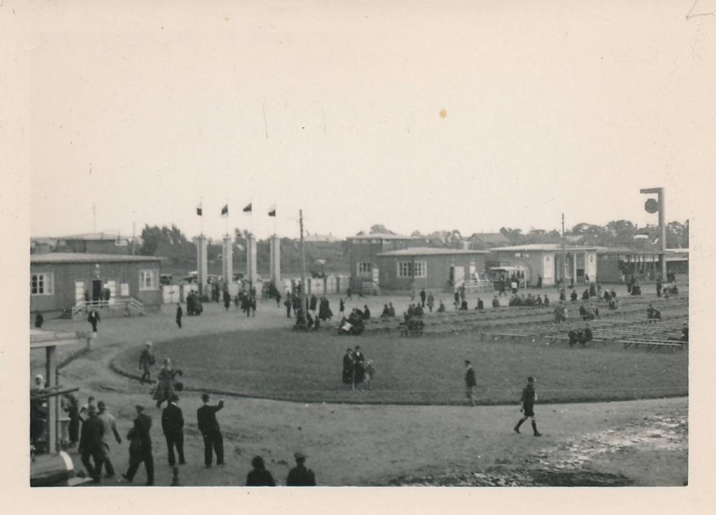 Näituse väljak Tartus Viljandi mnt ääres 1920-30. aastatel.