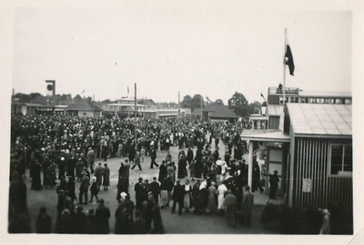 Näituseväljak Viljandi mnt ääres. Tartu, 1920-1930. Foto Šuras.  duplicate photo