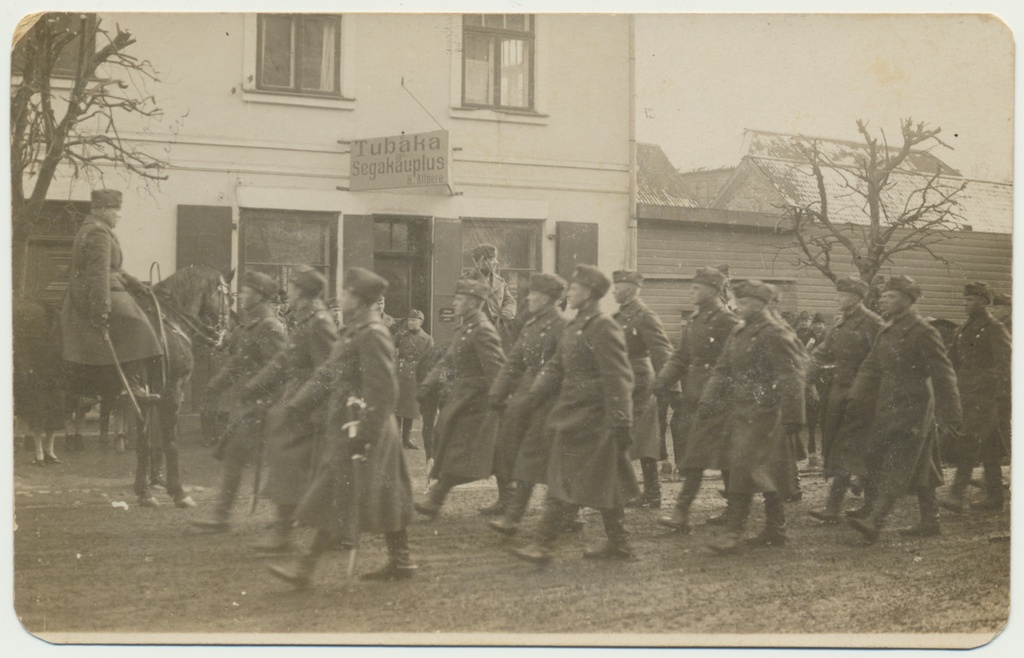 foto, Eesti Vabariigi aastapäev, 1927, Viljandi, Tallinna tn 6 maja ees