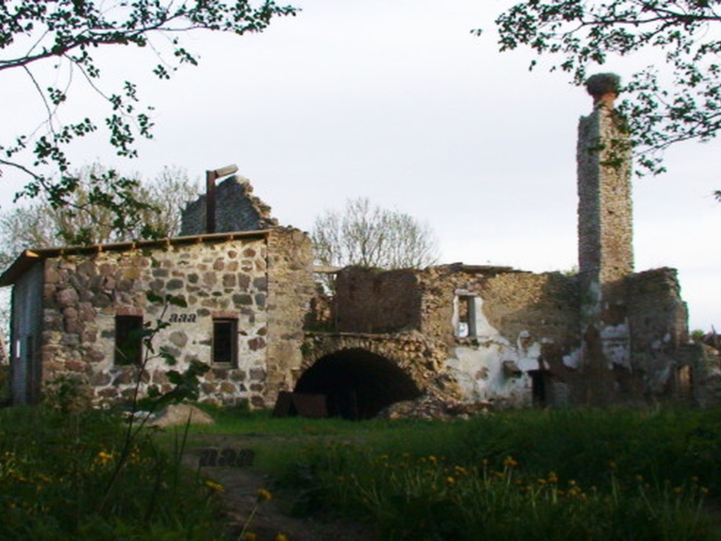 Ruins of the Rabivere Manor winery rephoto