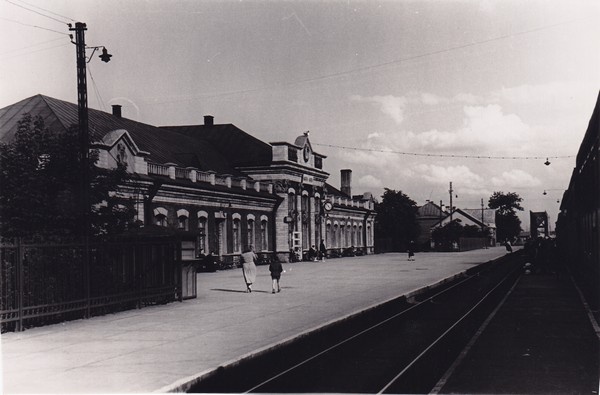 Narva Railway Station