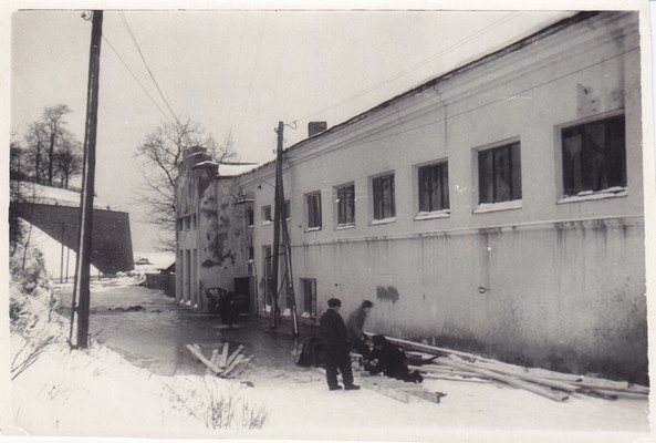 Narva. Pumbamaja Kalda tänaval