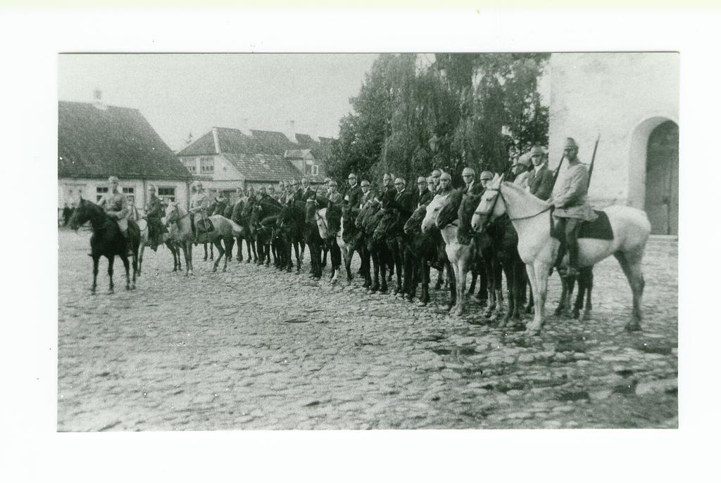 kaitseliidu paraad Paides