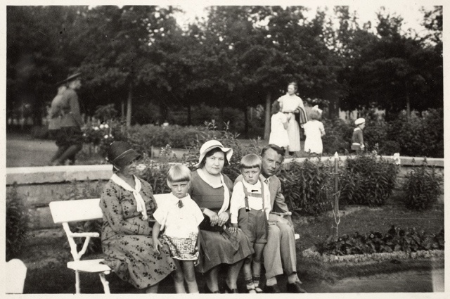 Perekond Pärnu pargis