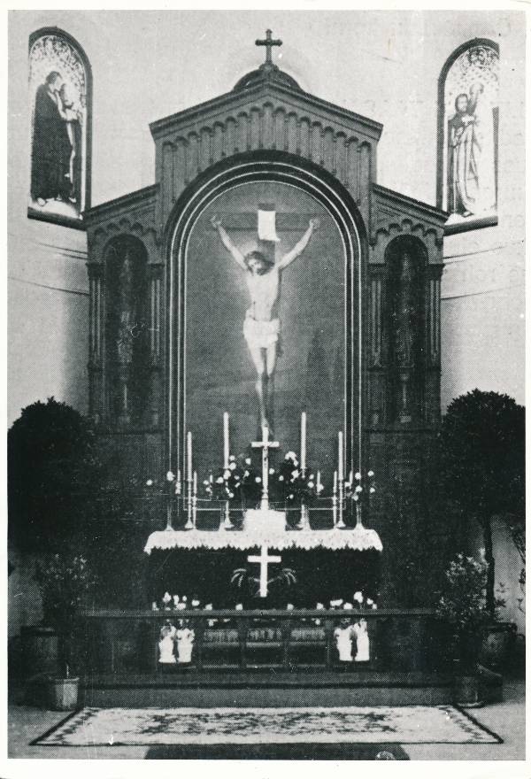 Ülikooli kirik: altar; vitraažaknad. Tartu, 1930. aastad.