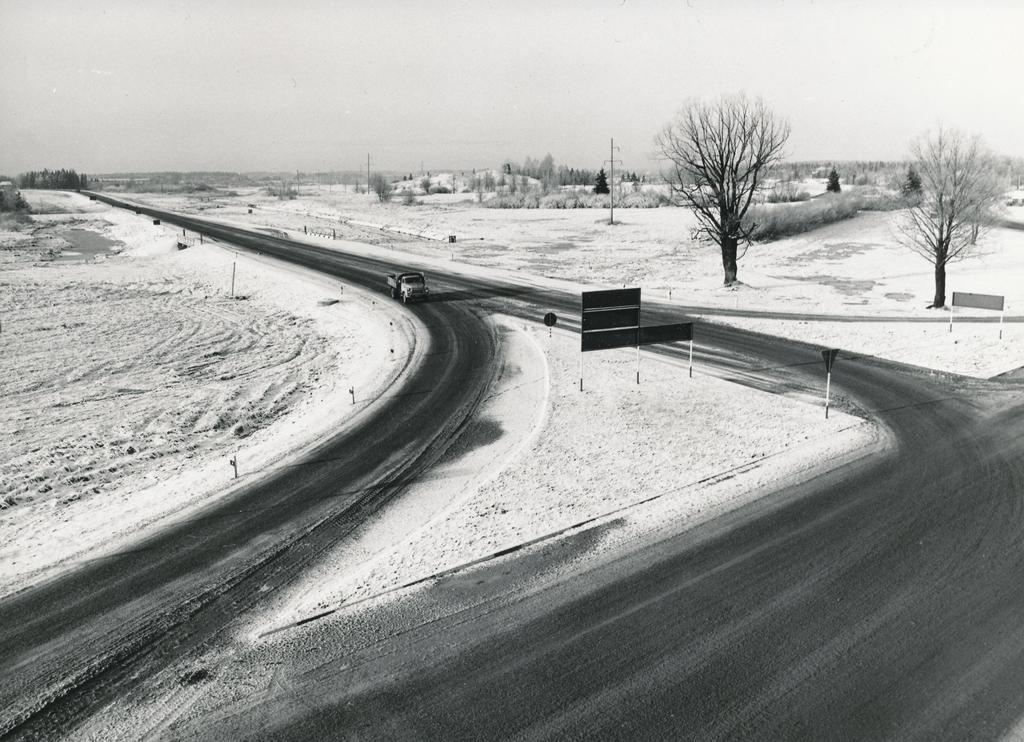 Foto.Võru ringtee ja vana Võru -Tartu maantee ristmik 1982.a.
