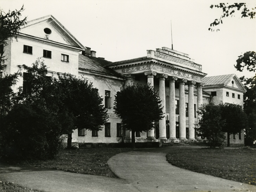 Riisipere mõisa peahoone, fassadivaade