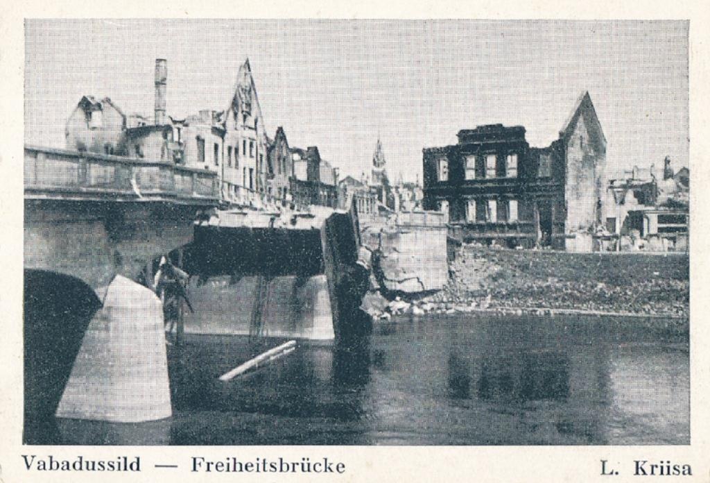 Tartu linnavaade. Vabadussilla varemed. 1944.a.