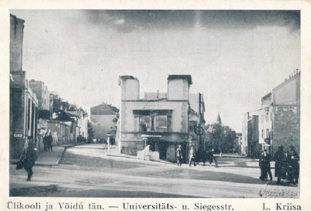 Tartu linnavaade. Ülikooli ja Võidu tn varemed. 1944.a.