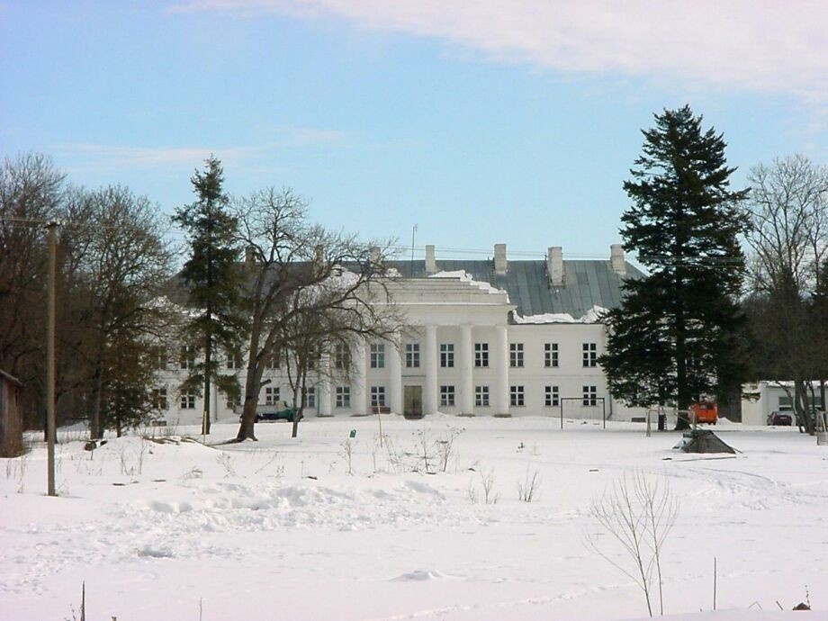 Main building of Aaspere Manor